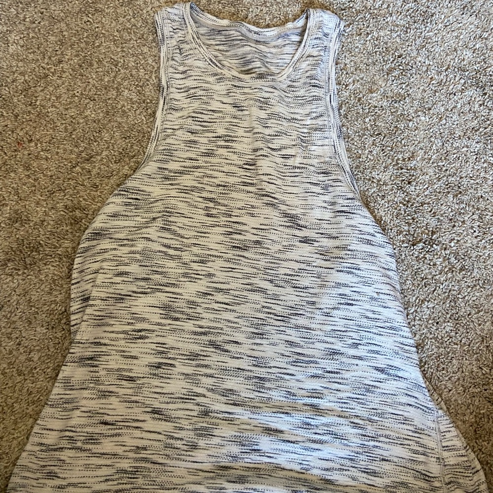 LULULEMON ATHLETIC TOP